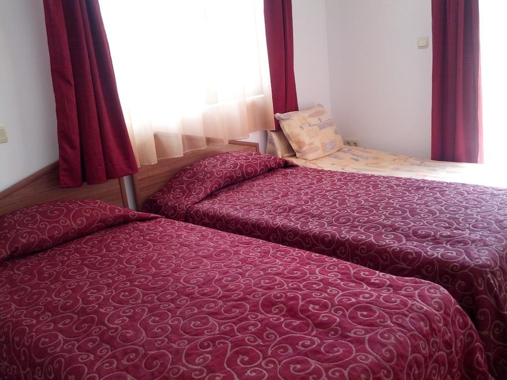 Byala Perla Family Hotel Room photo