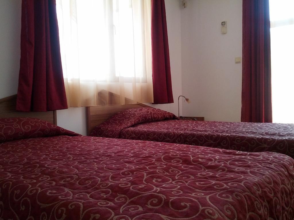 Byala Perla Family Hotel Room photo